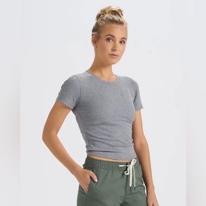 Vuori Gray Mudra Fitted Tee size medium.